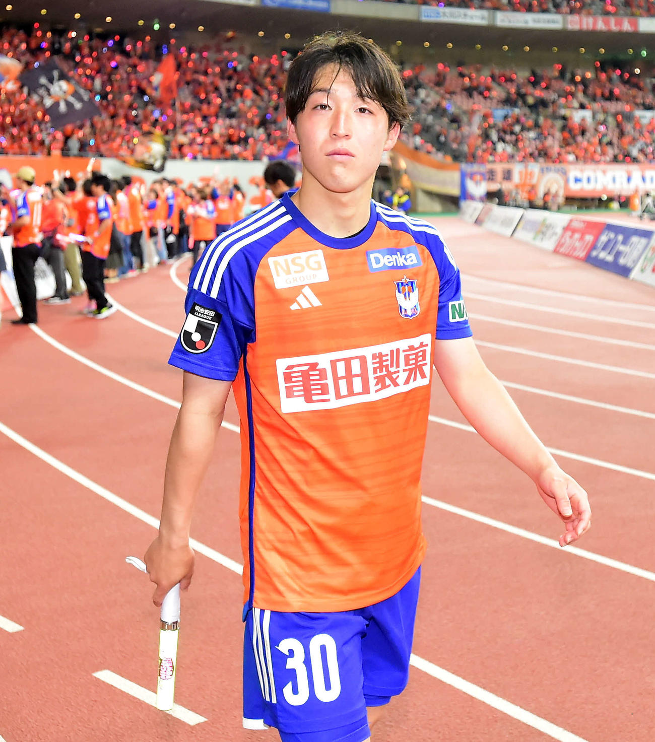 新潟対横浜　プロ初ゴールを決めた新潟奥村（撮影・大島享也）