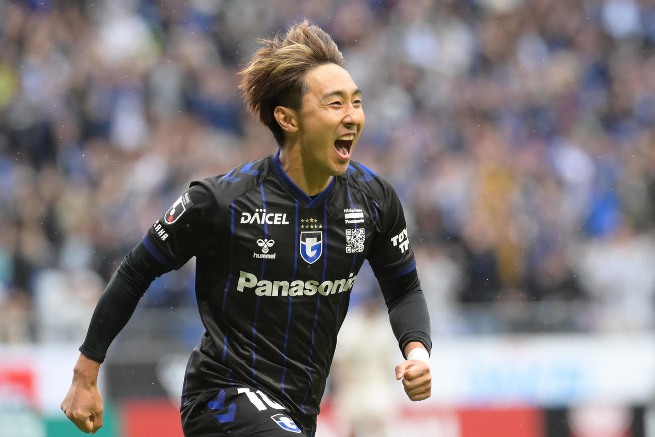 G大阪対川崎F　後半、G大阪倉田は、3点目のゴールを決め喜ぶ（撮影・滝沢美穂子）