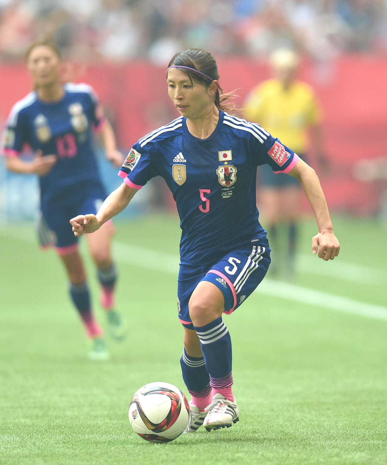 鮫島彩のドリブル（2015年7月撮影）