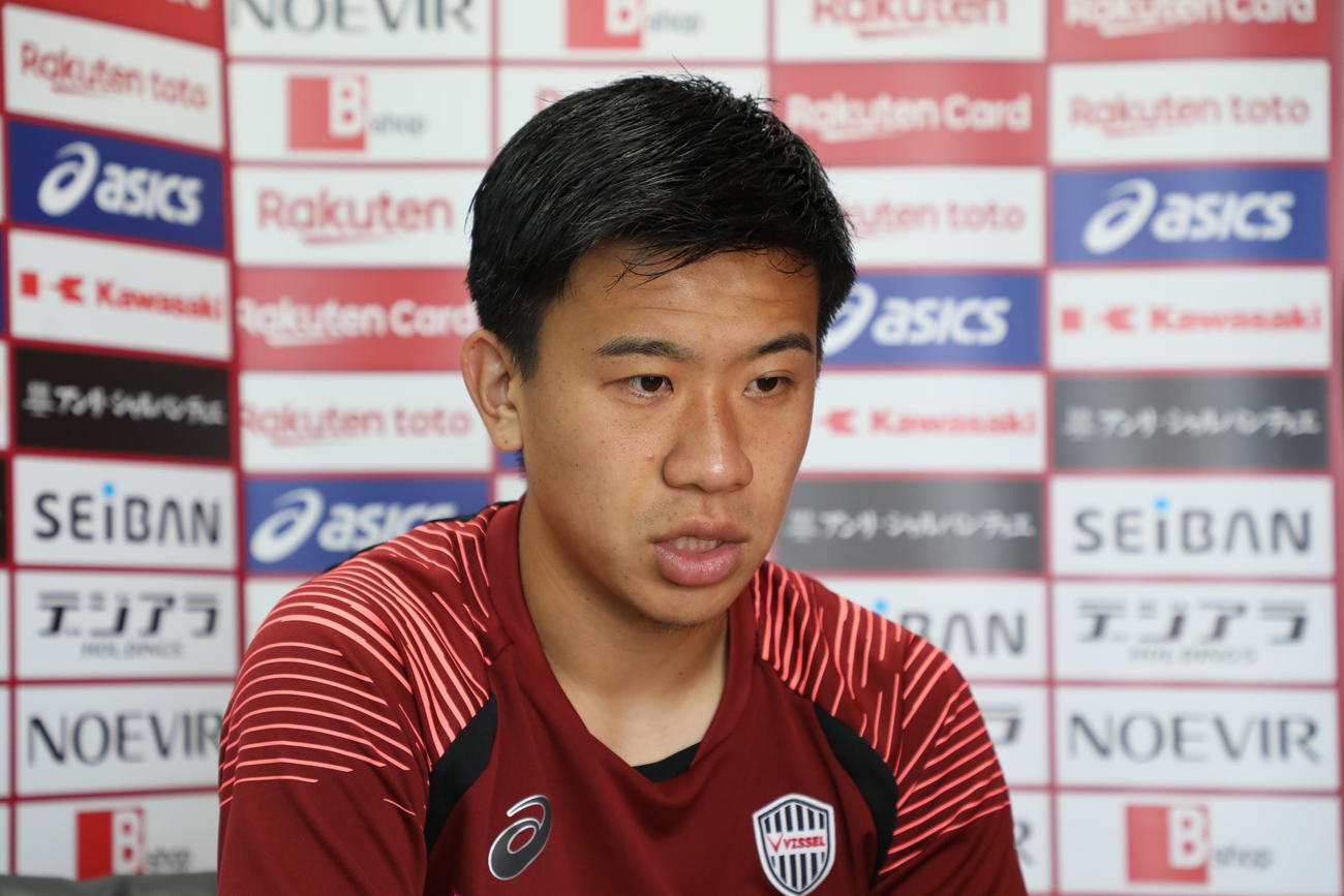 浦和戦に向けたオンライン取材に応じる神戸DF初瀬亮（C）VISSEL KOBE