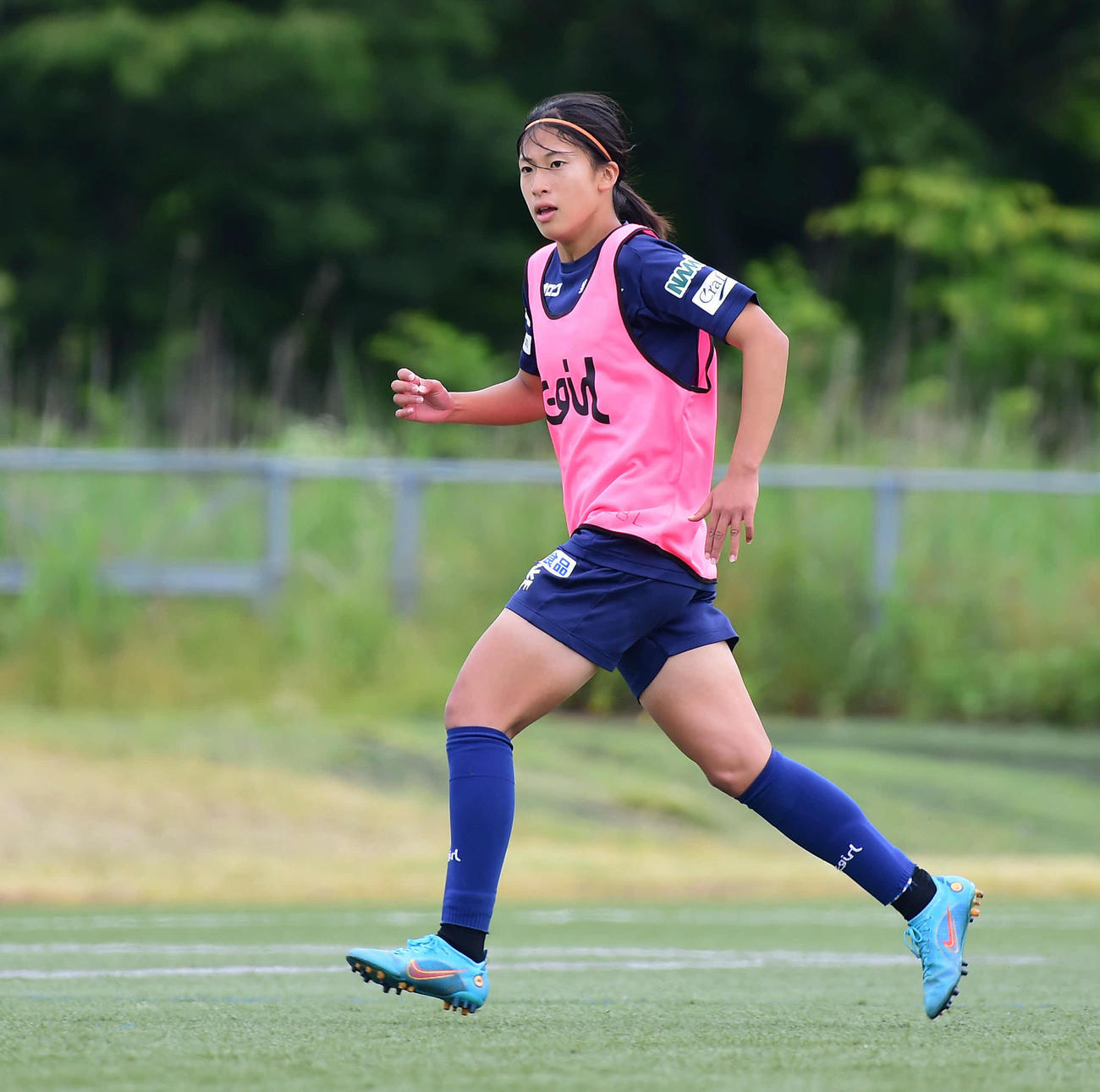 練習に参加する新潟レディース田中
