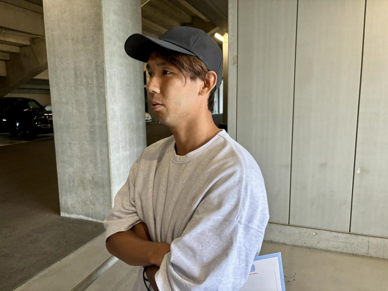 柏戦に向けて取材対応するG大阪DF福岡将太（撮影・永田淳）