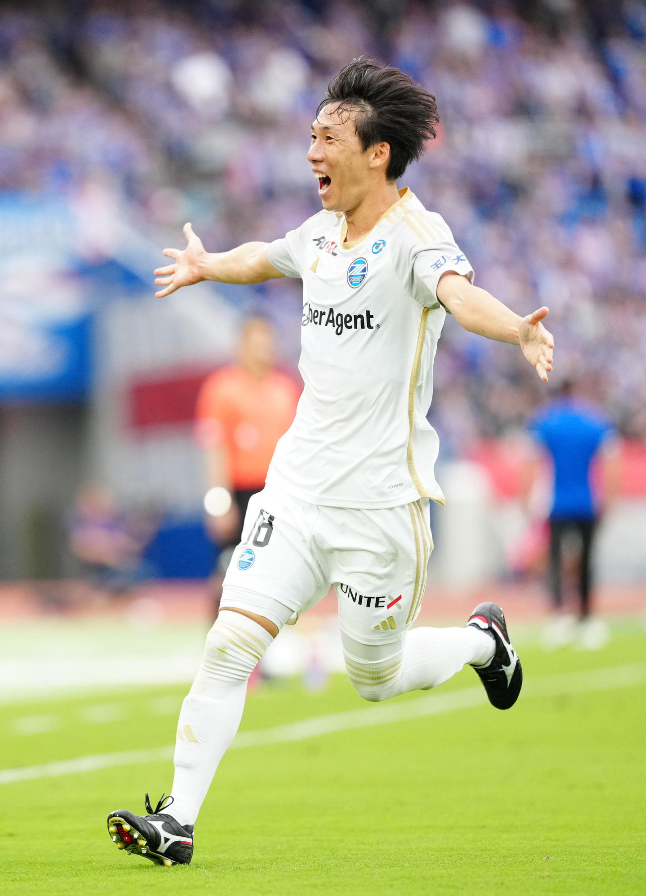 横浜対町田　後半、FKでゴールを決め喜ぶ町田下田（撮影・江口和貴）