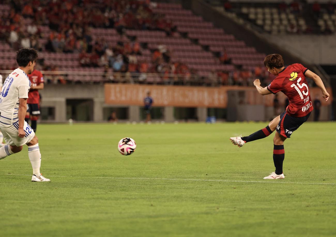 鹿島対新潟　後半、同点ゴールを決める鹿島藤井（撮影・河田真司）