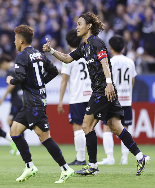 専用【宇佐美貴史】 公式】FW宇佐美がアウクスブルク（ドイツ）へ完全移籍【G大阪】：J