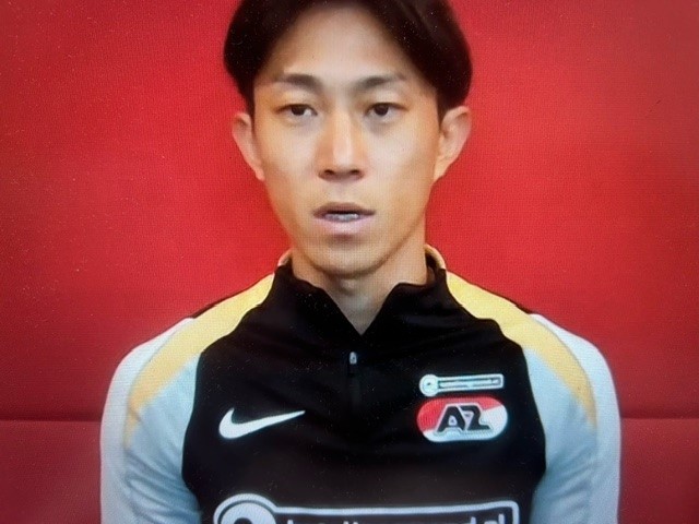 C大阪からAZ移籍の毎熊はオランダからオンライン会見に臨む（撮影・横田和幸）