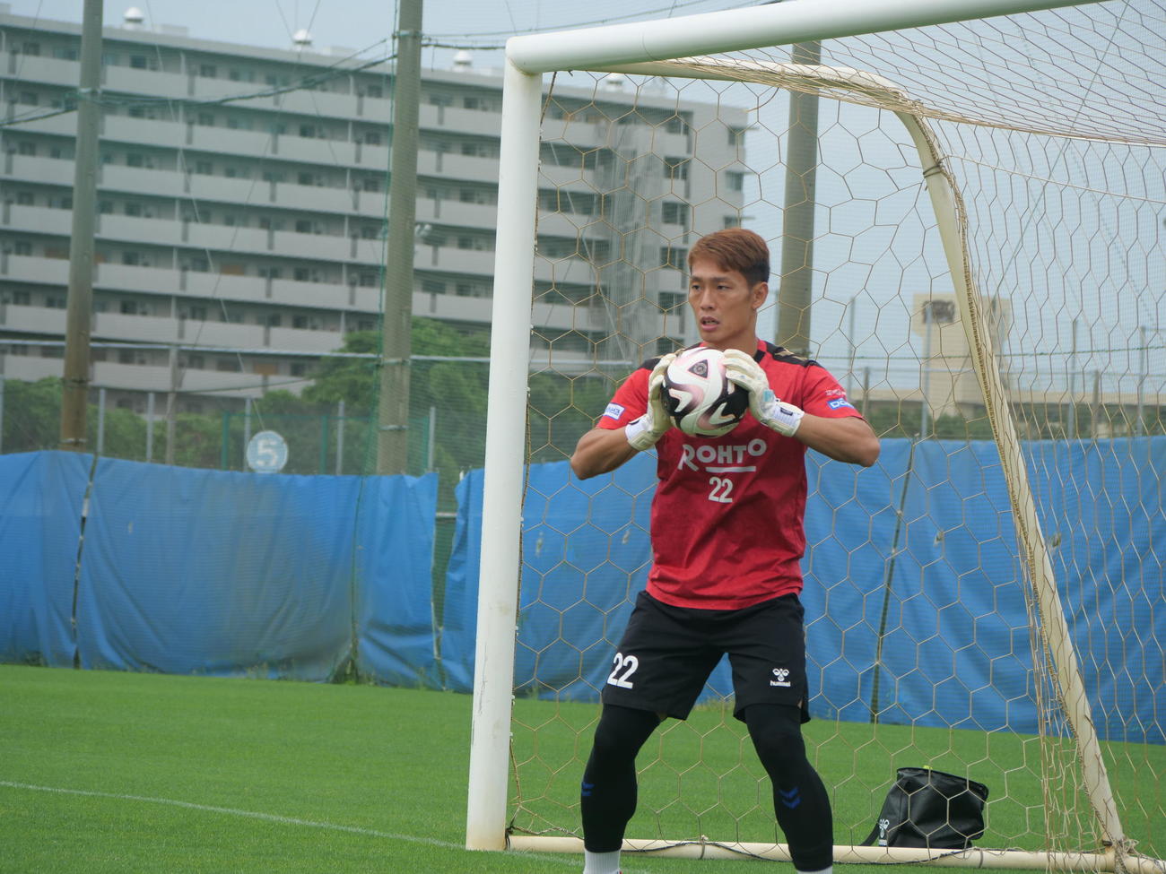 練習でボールをキャッチするG大阪GK一森純（C）ガンバ大阪