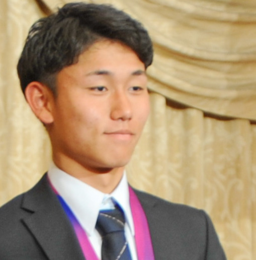 吉田真那斗（2024年1月撮影）