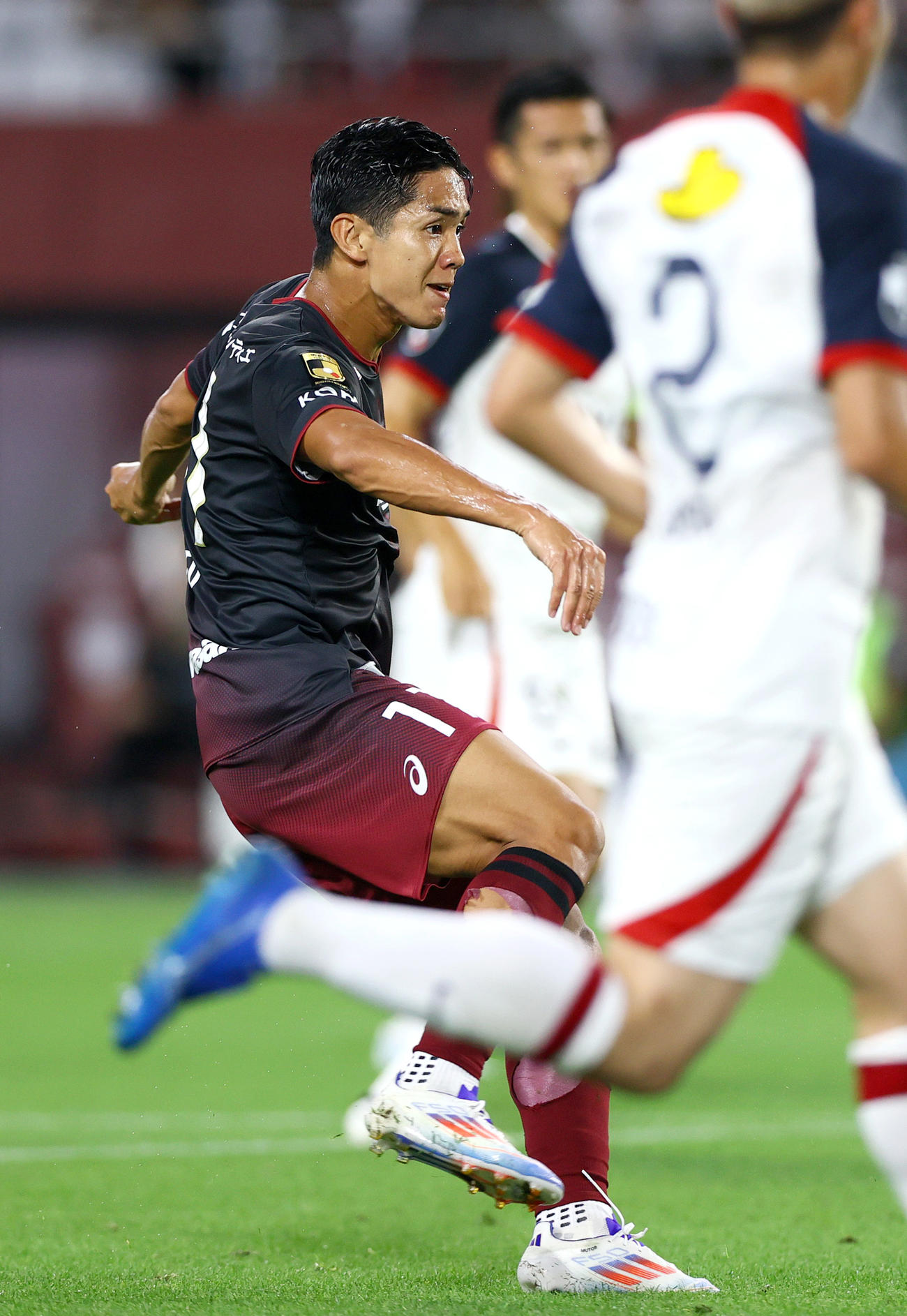 Jリーグ第21節　神戸対鹿島　前半、神戸武藤はゴールを決める（撮影・上山淳一）