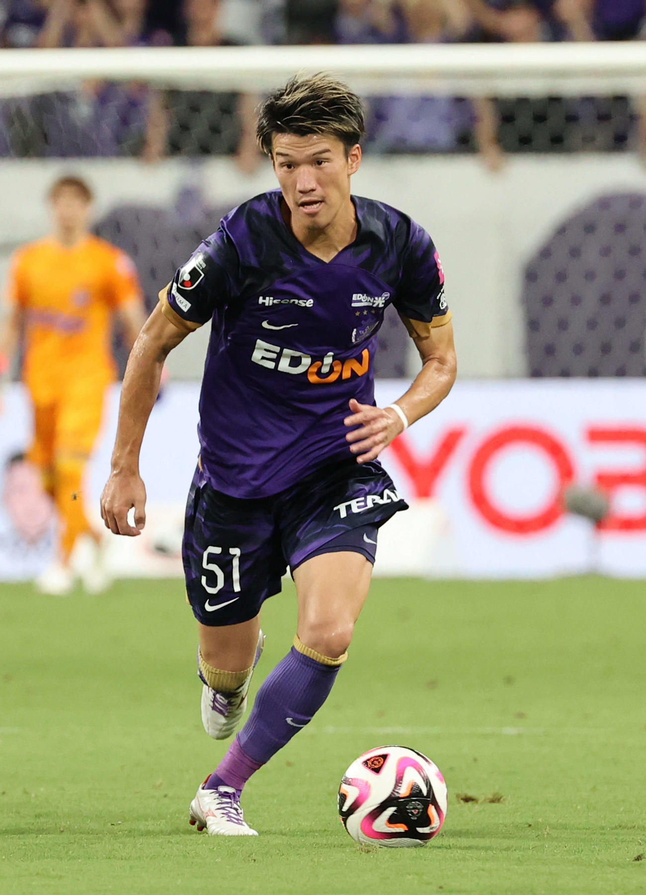 広島対神戸　前半　攻め込む広島加藤（撮影・加藤孝規）