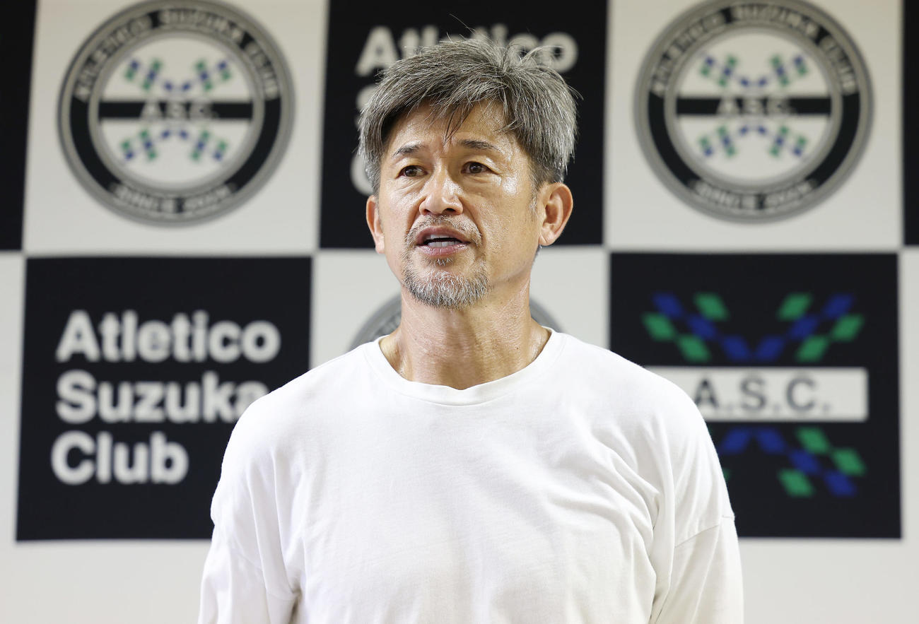 鈴鹿対V大分　試合後、取材に応じる鈴鹿カズ（撮影・前田充）