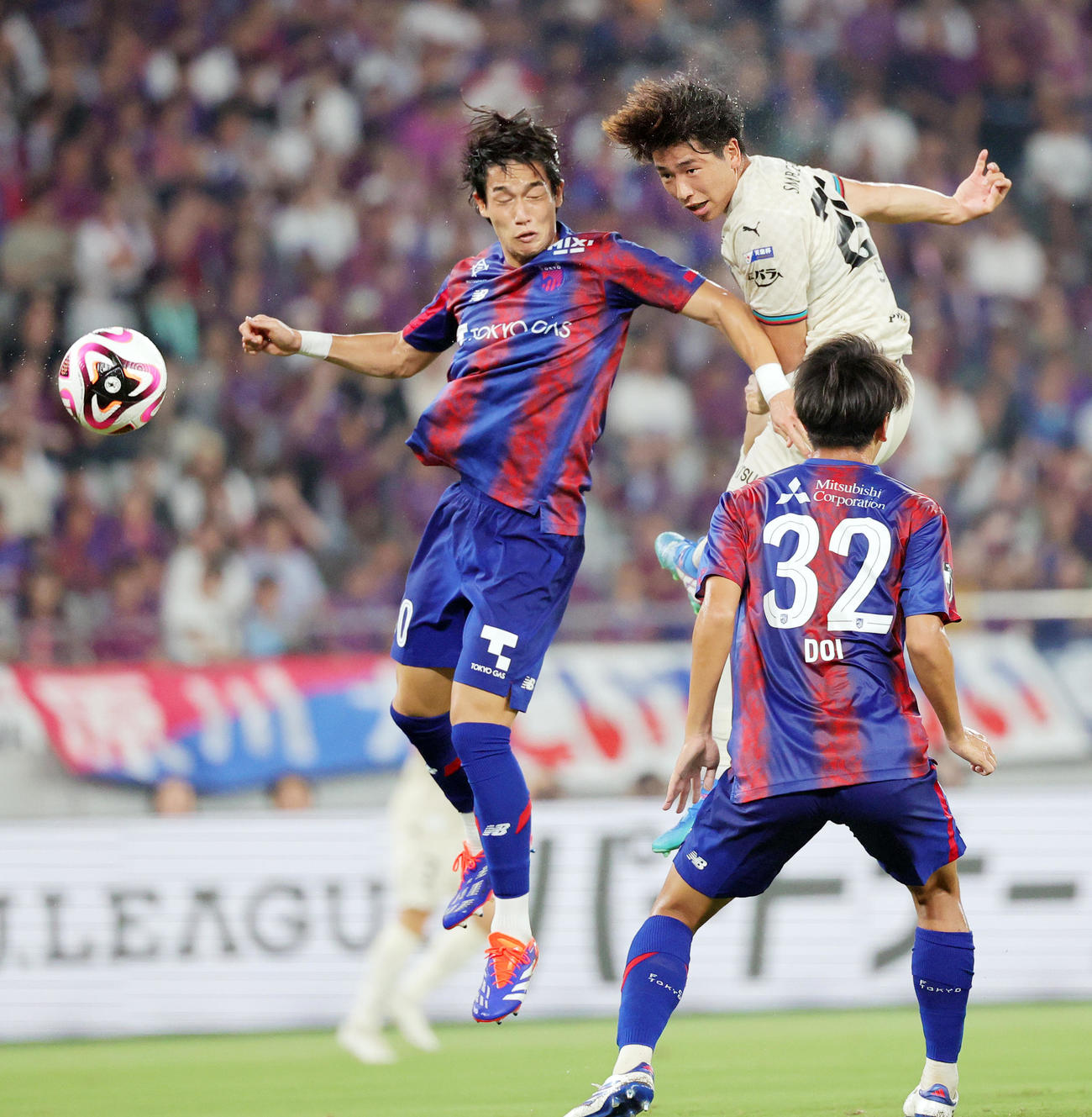 東京対川崎F　前半、2点目のゴールを決める川崎F山田（撮影・野上伸悟）