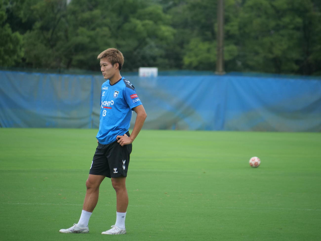 湘南戦に向けて調整するG大阪FW坂本一彩（C）GAMBAOSAKA