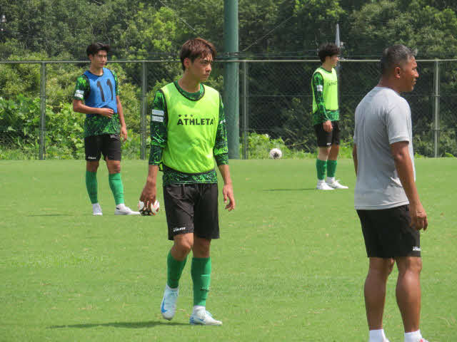 鹿島戦に向けてトレーニングに励む東京V山田楓喜