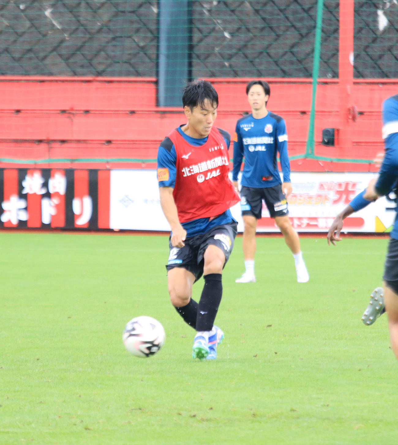 川崎F戦前日練習に参加する札幌パク・ミンギュ（撮影・保坂果那）