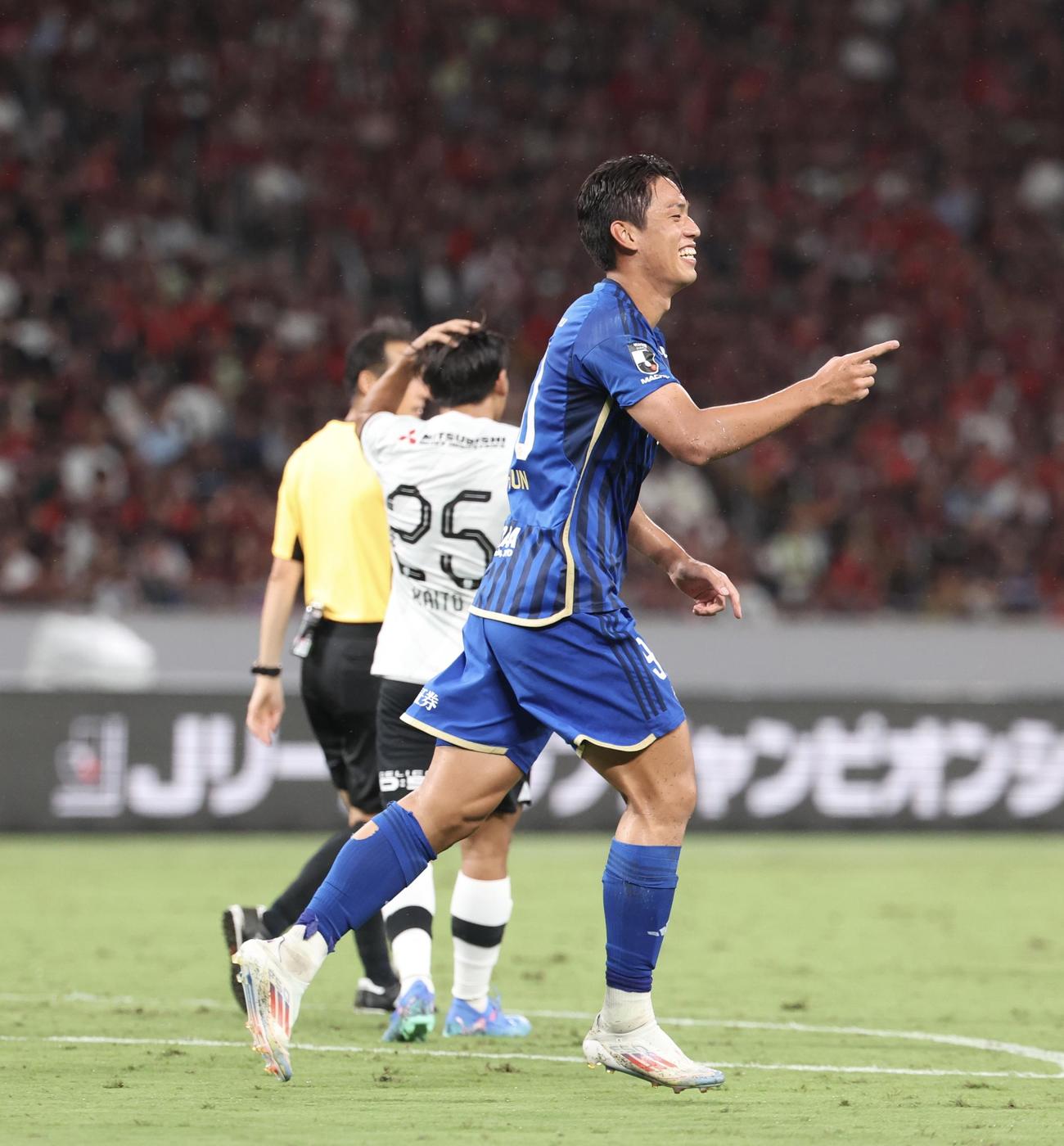 町田対浦和　後半、同点ゴールを決め喜ぶ町田オ・セフン（撮影・河田真司）
