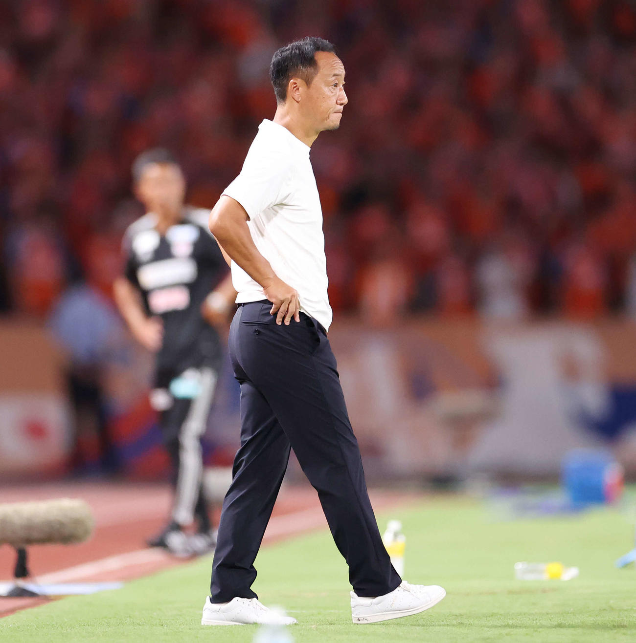 町田対新潟　準々決勝で敗退し厳しい表情の町田黒田監督（撮影・宮地輝）