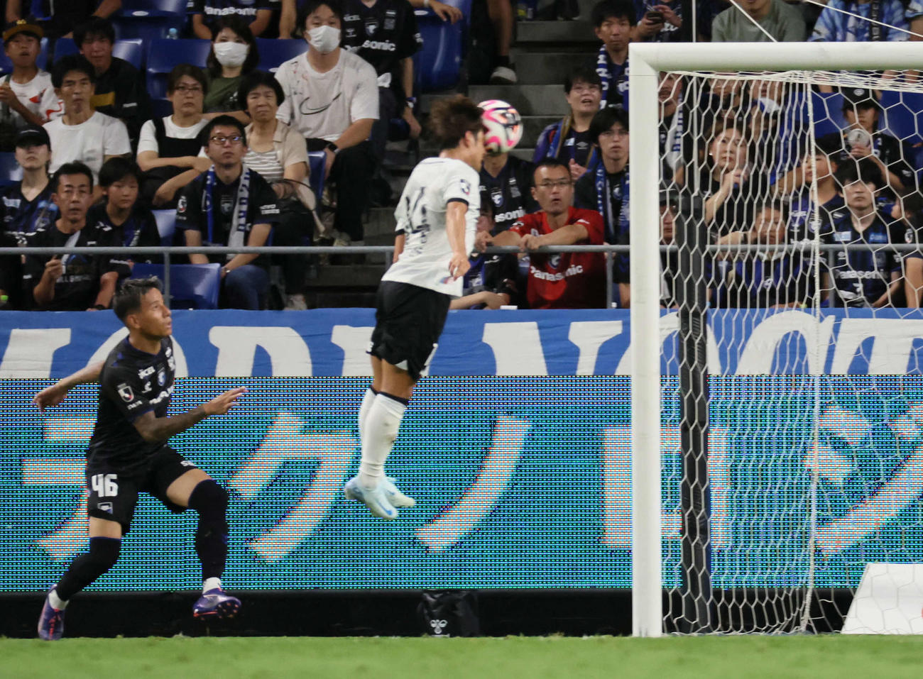 G大阪対浦和　後半、浦和関根貴大は先制ゴールを決める（撮影・宮崎幸一）