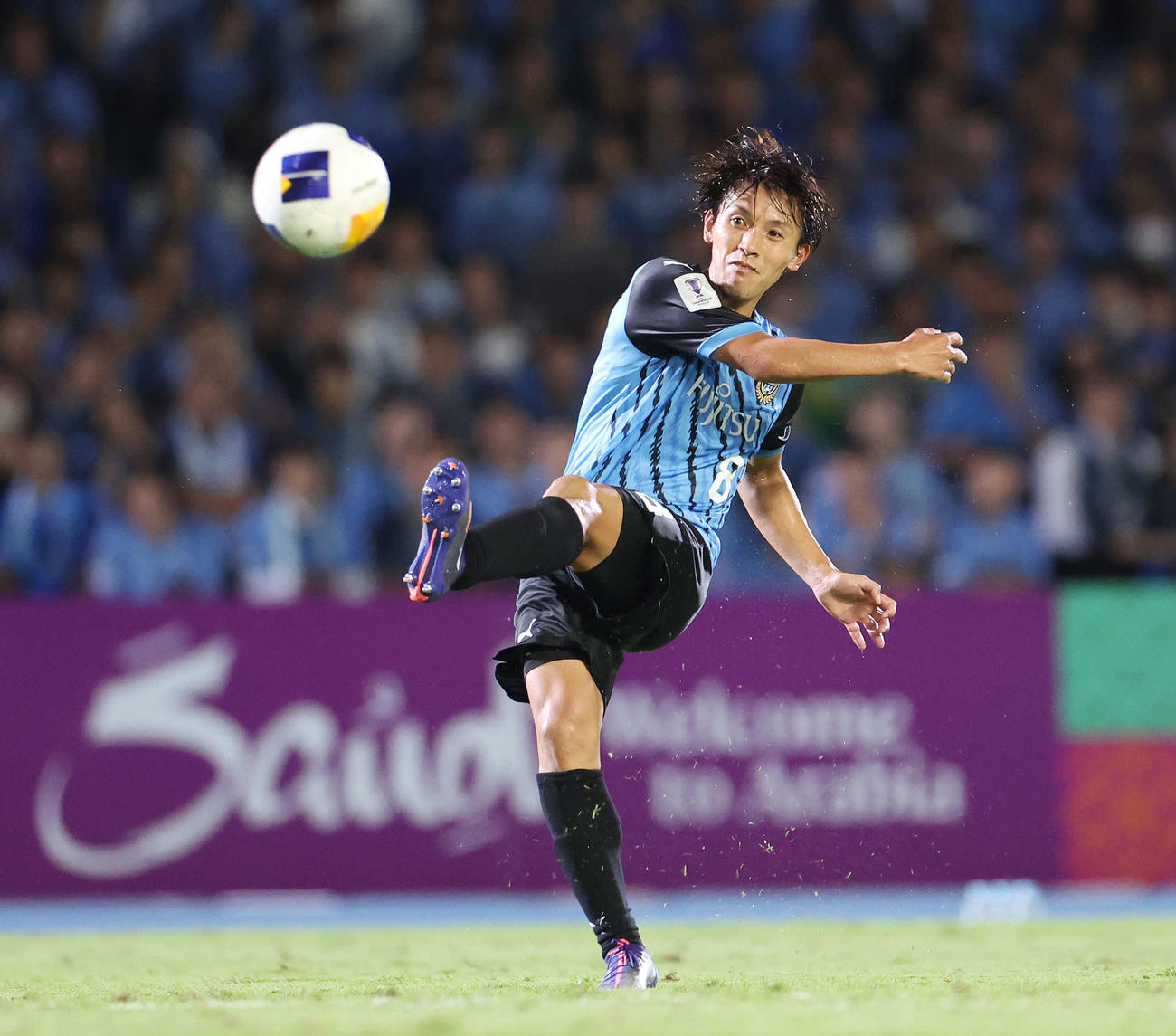 川崎F対光州　後半、シュートを放つ川崎F橘田（撮影・宮地輝）