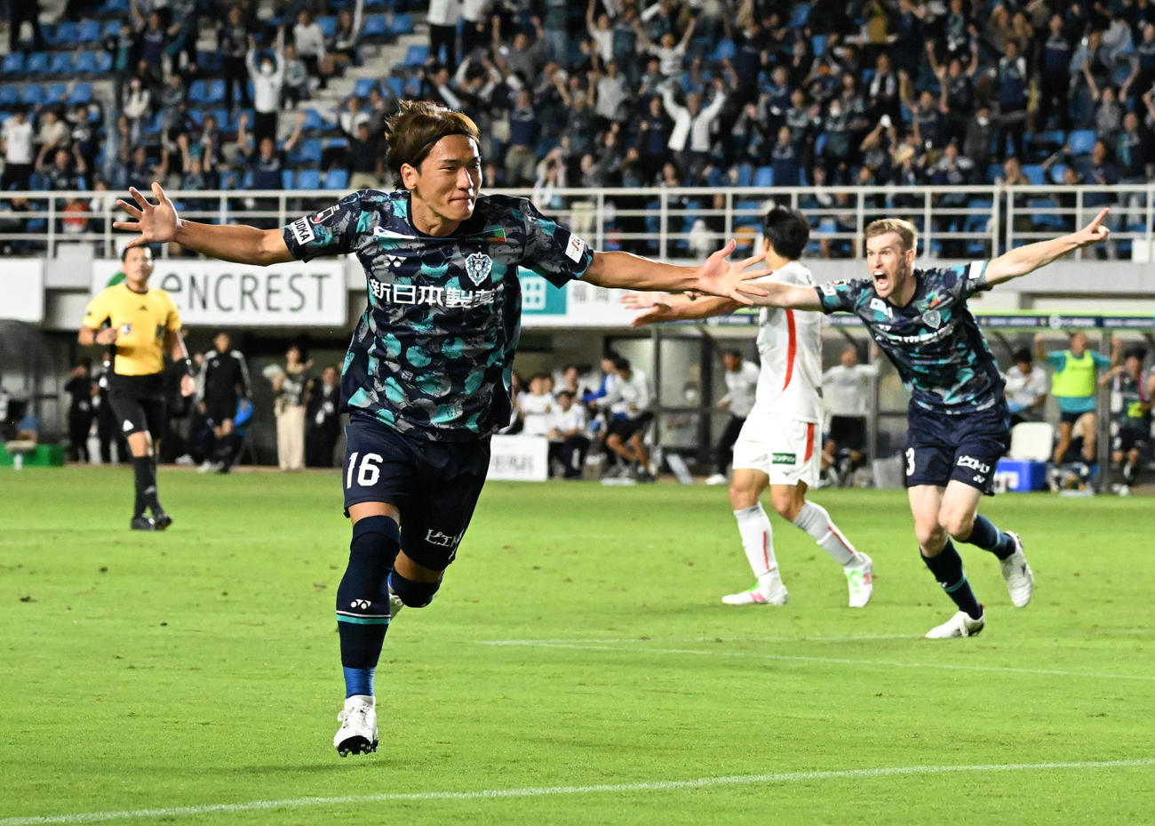 後半、先制ゴールを決める福岡小田（撮影・林敢治）