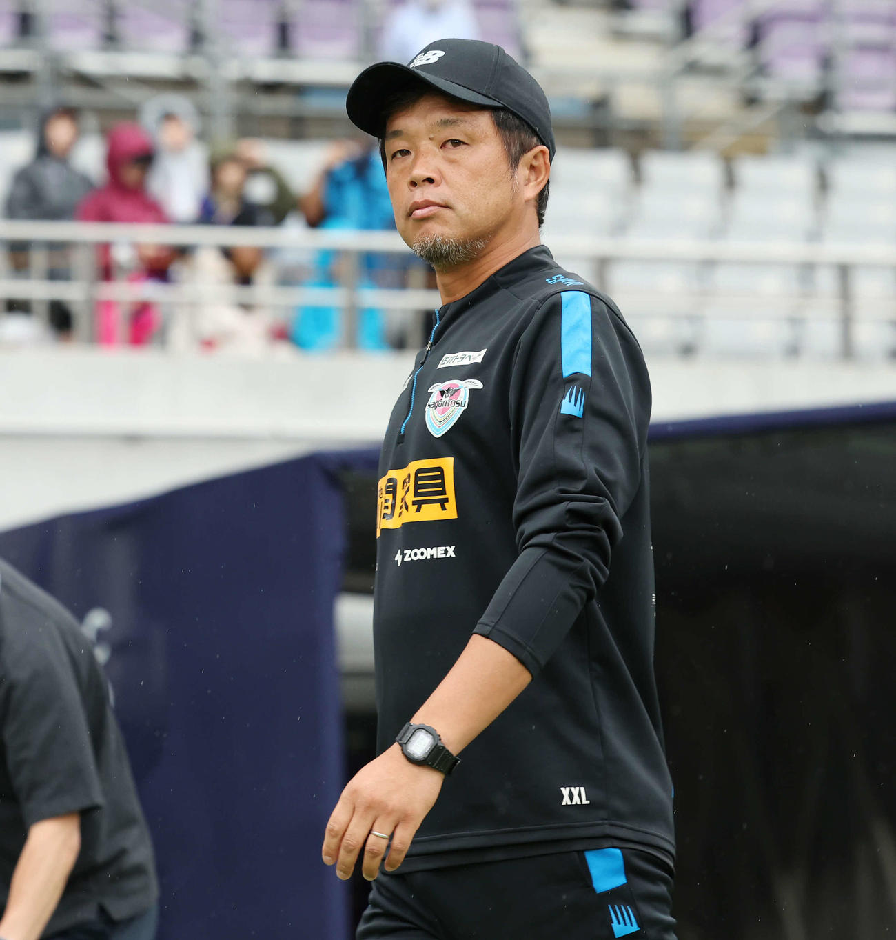東京対鳥栖　東京戦に臨む鳥栖木谷監督（撮影・宮地輝）