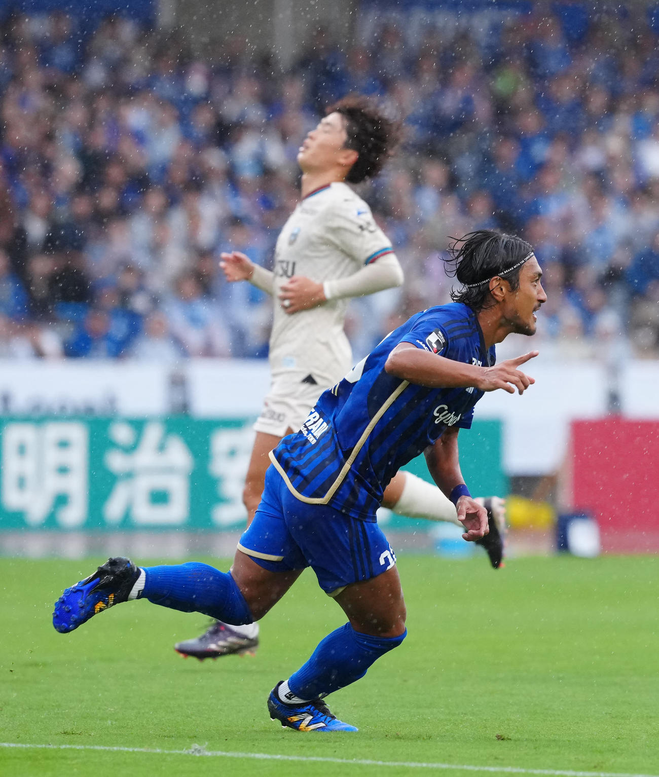 町田対川崎F　前半、先制ゴールを決めた町田中島（撮影・江口和貴）