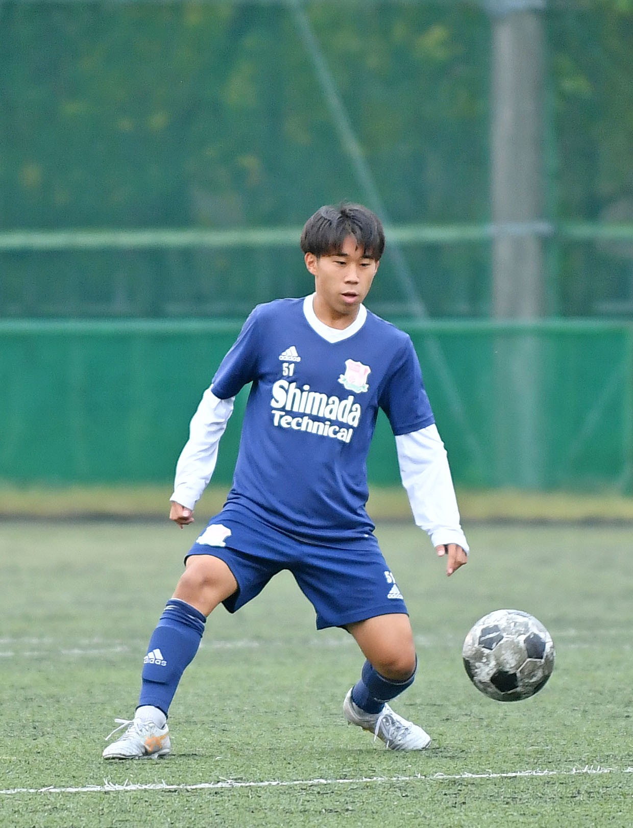トップ下としてチームの攻撃をコントロールする島田工・村越