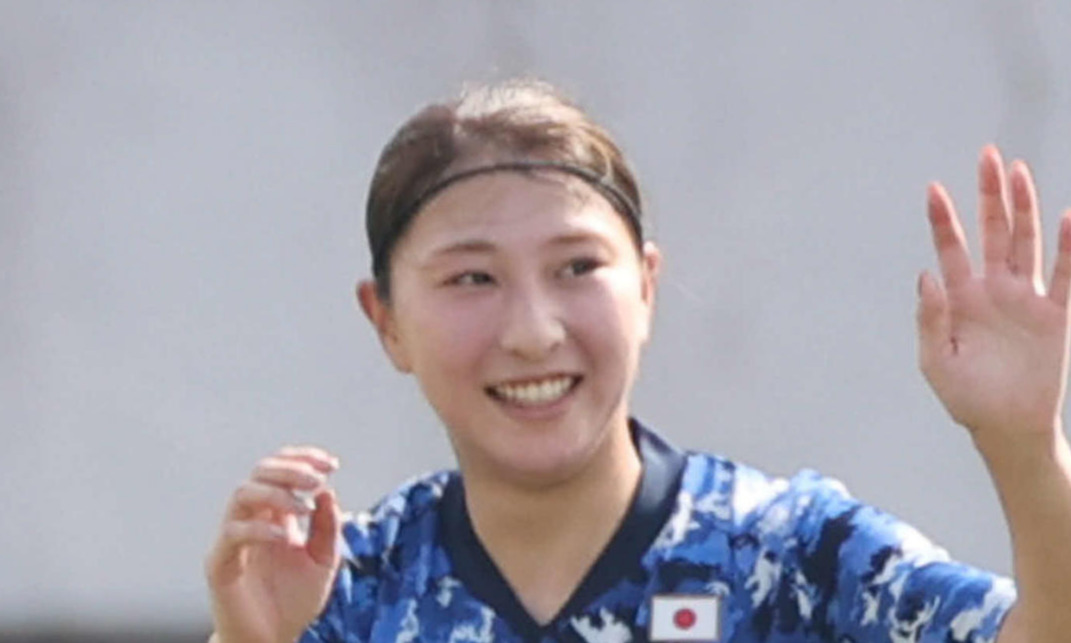 MF塩越柚歩（21年6月撮影）