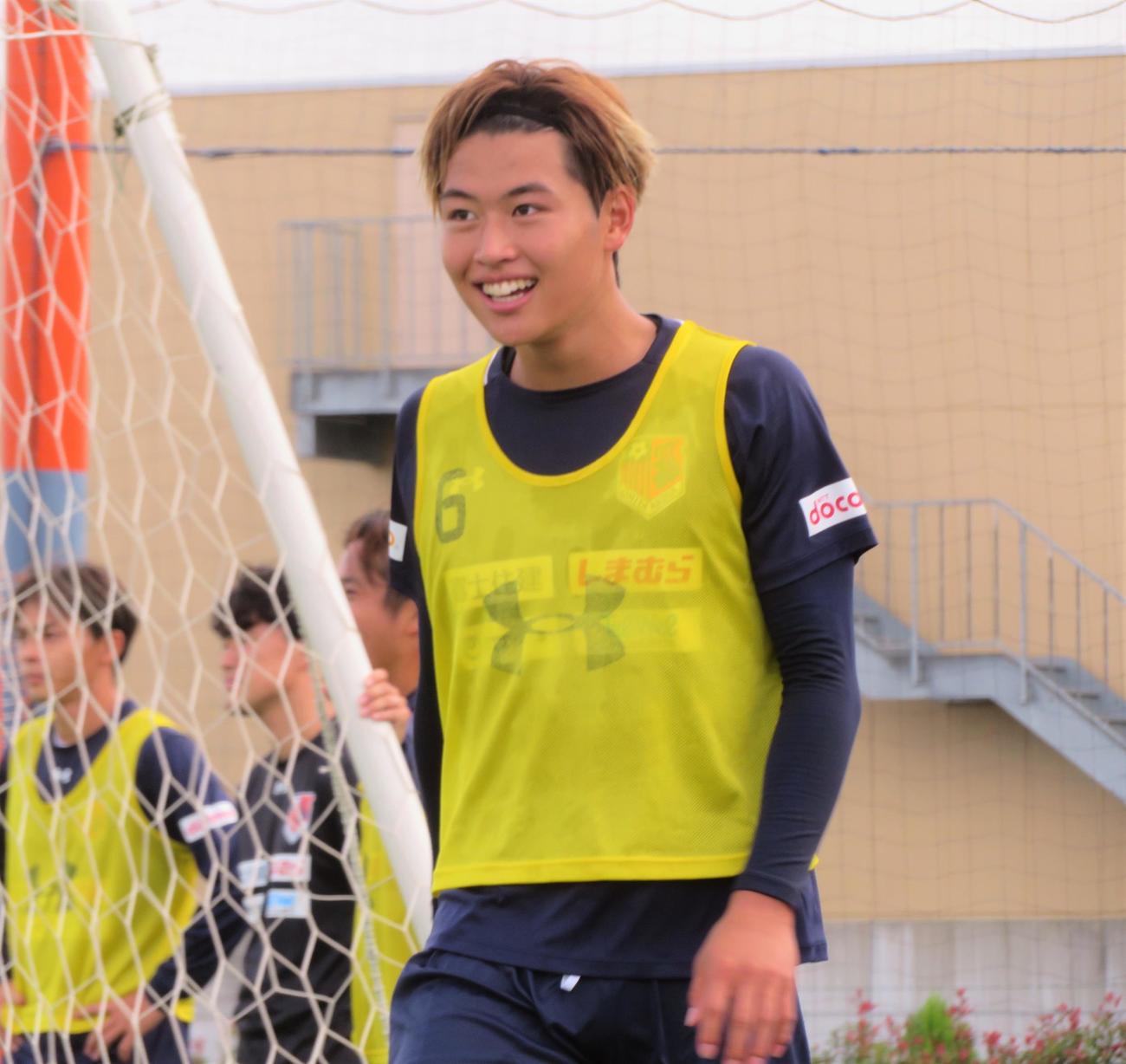 トレーニングに臨むJ3大宮DF市原吏音（撮影・佐藤成）