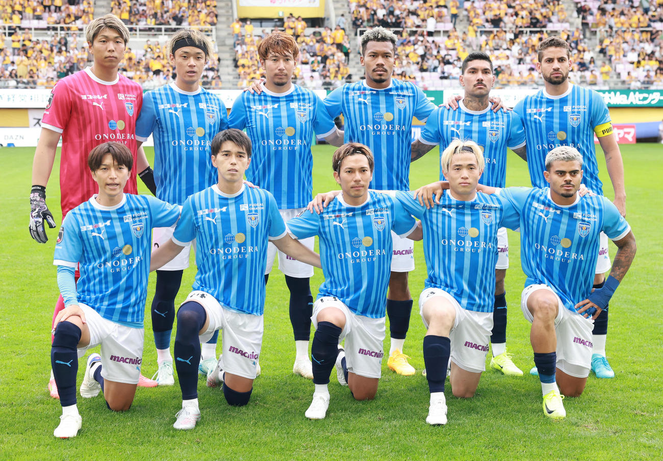 仙台対横浜FC　横浜FCイレブン＝（撮影・野上伸悟）