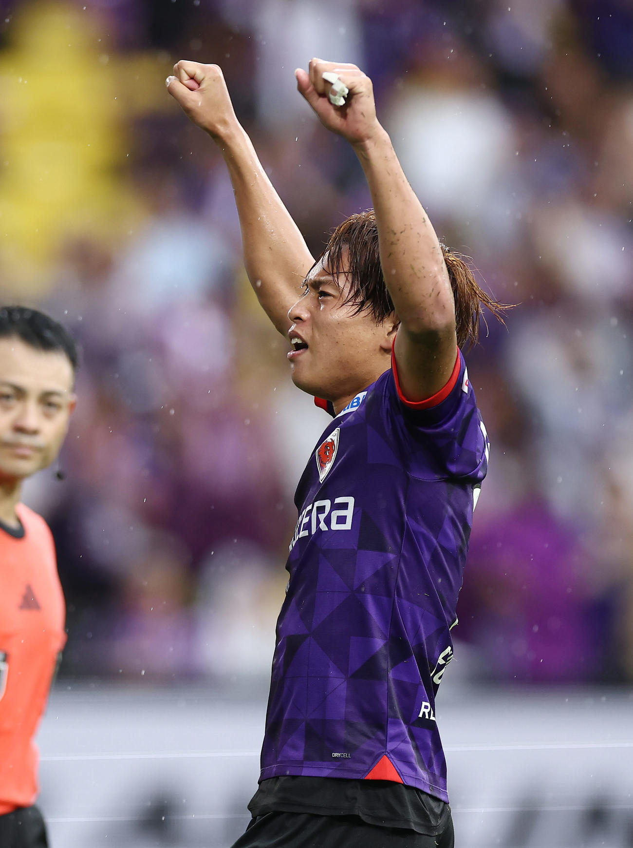 京都対鳥栖　後半、ゴールを決めガッツポーズする京都福田（撮影・前田充）