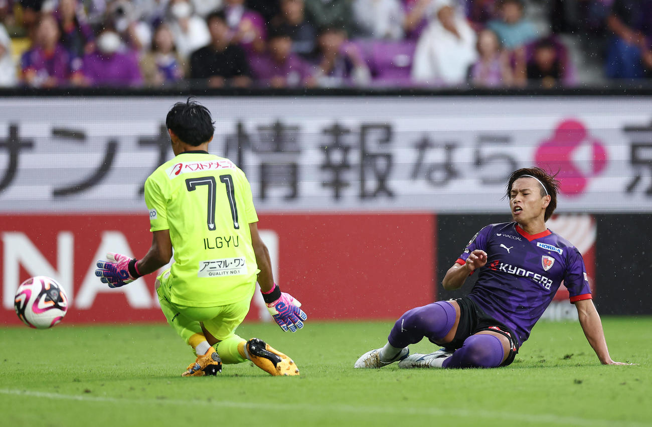 京都対鳥栖　後半、ゴールを決める京都福田（撮影・前田充）