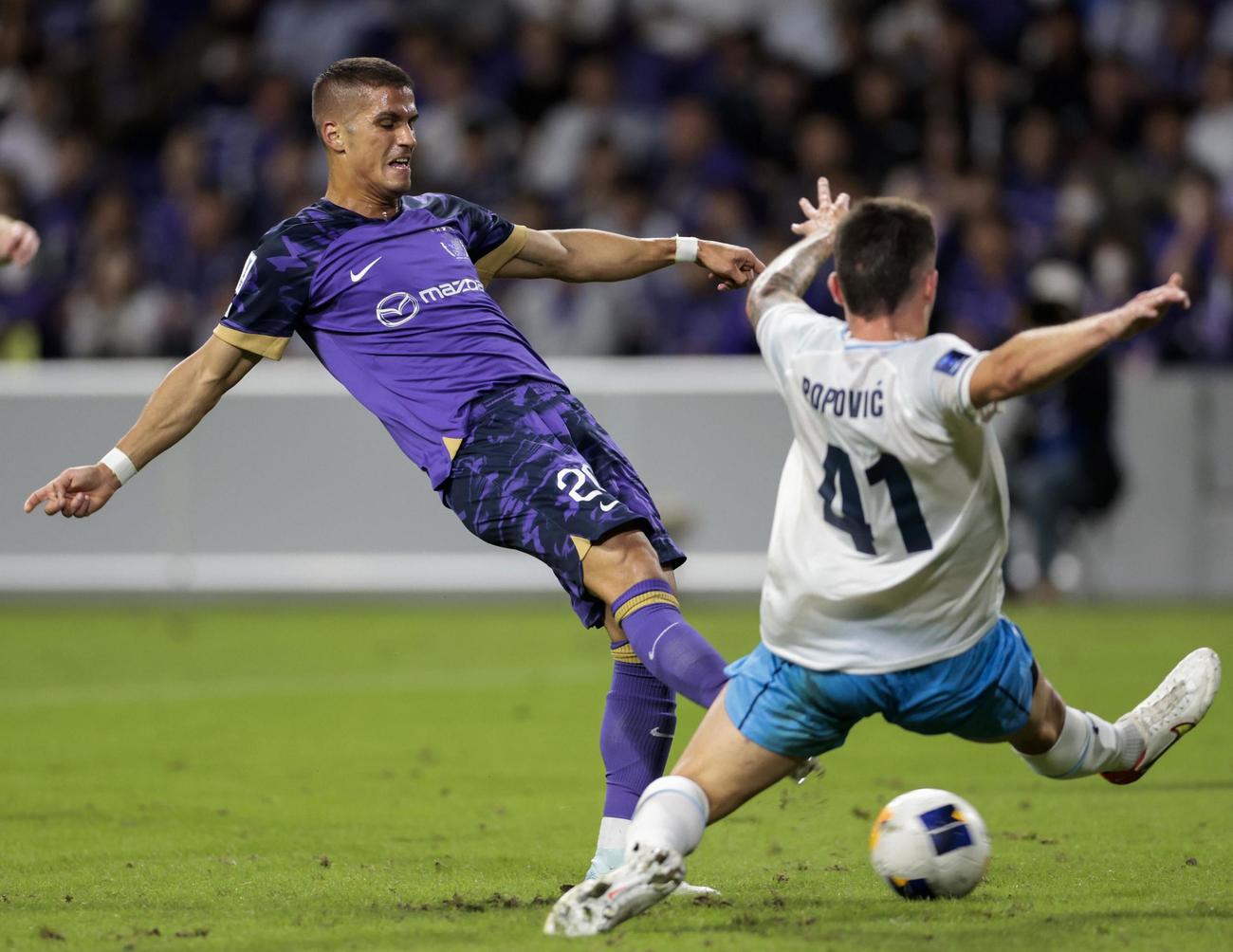広島対シドニーFC　後半、ゴールを決める広島ソティリウ（共同）