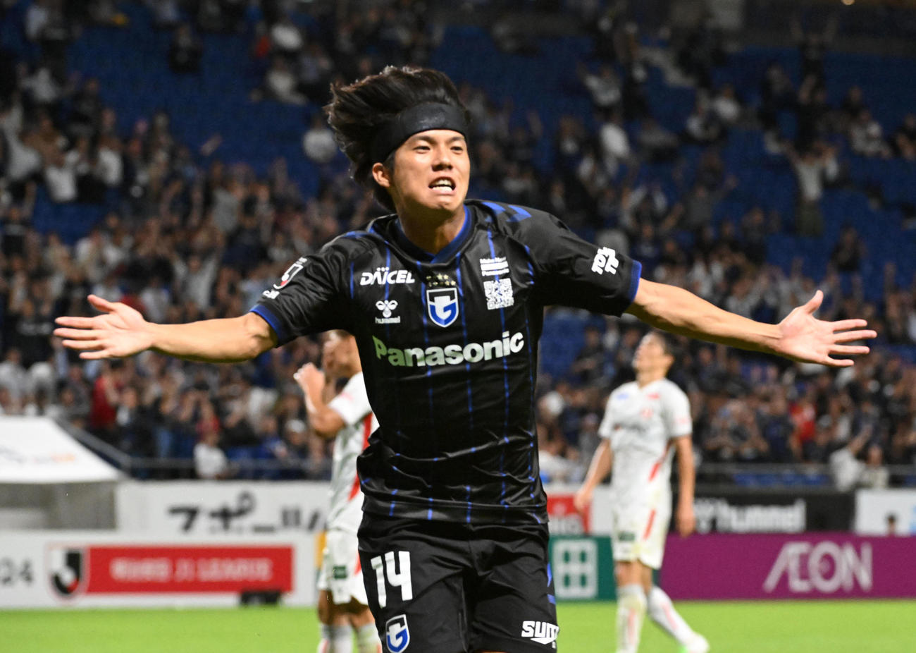 G大阪対名古屋　後半、決勝ゴールを決め歓喜のポーズを見せるG大阪福田（撮影・前岡正明）