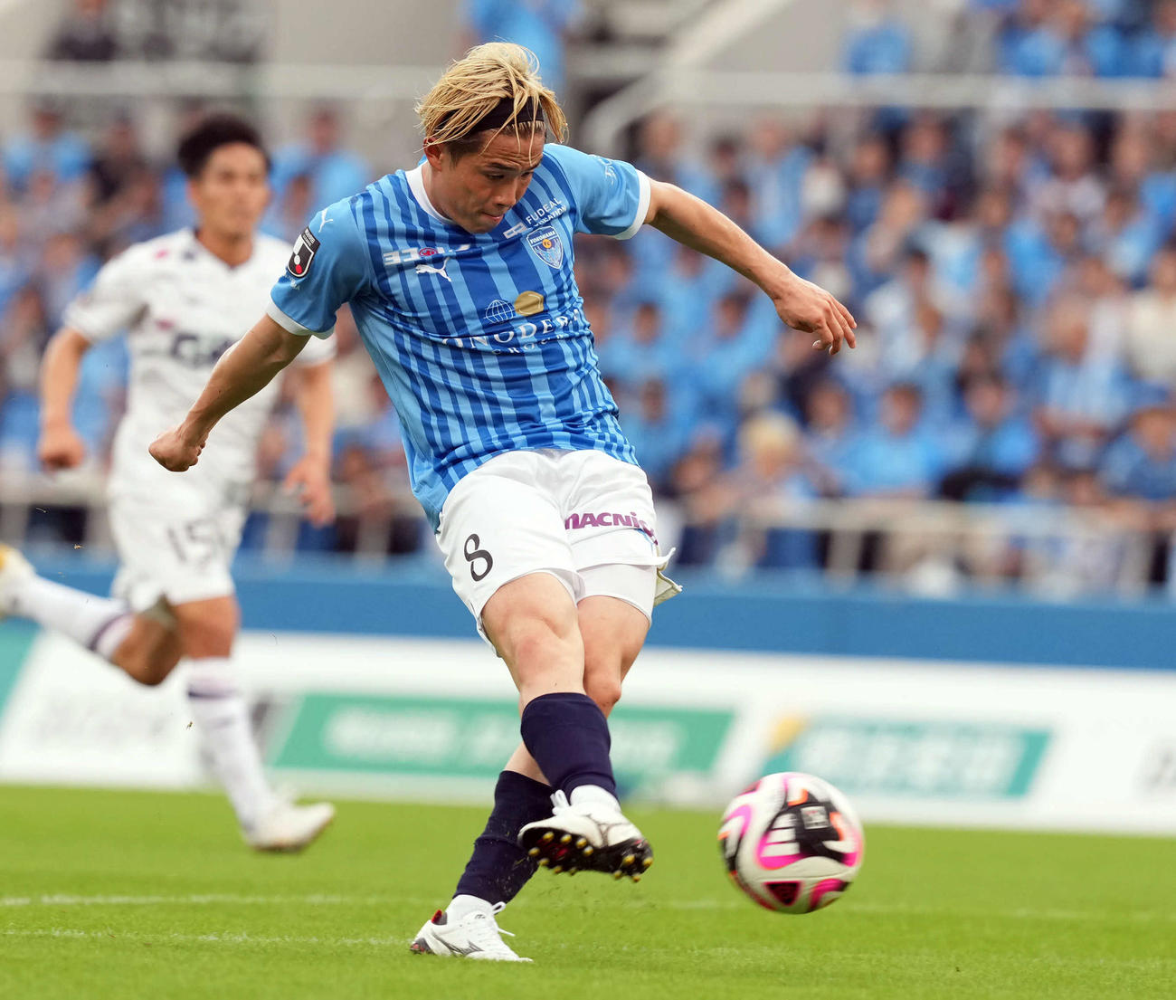 横浜FC対岡山　後半、ゴールを決める横浜FC山根（撮影・たえ見朱実）