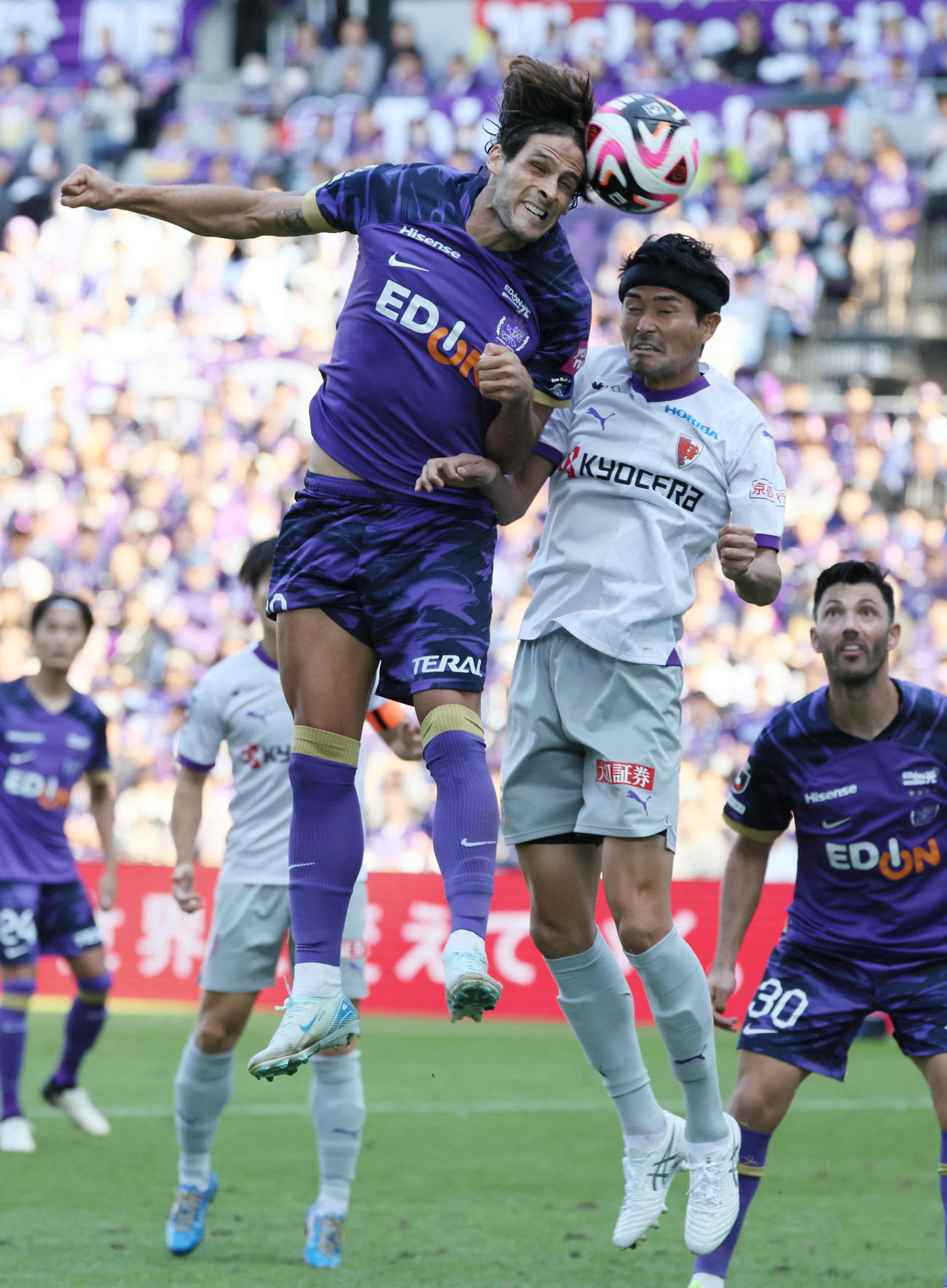 広島対京都　後半　広島パシエンシアのヘッドは決まらず（撮影・加藤孝規）