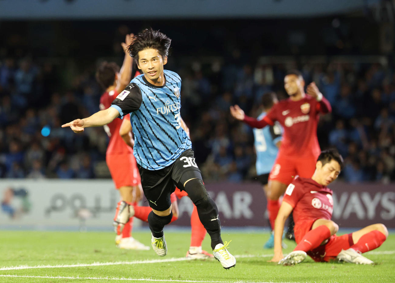 川崎F対上海海港　前半、ゴールを決めた川崎F瀬川（撮影・宮地輝）
