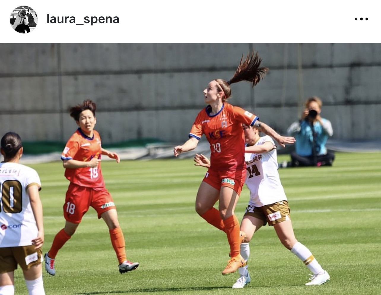 ラウラ・スペナザットのインスタグラムから