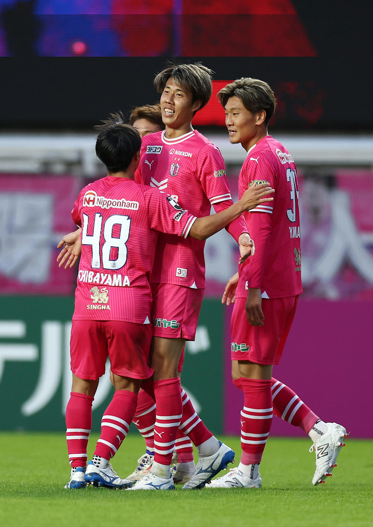 C大阪対福岡　後半、先制ゴールを決め喜ぶC大阪田中（中央）（撮影・前田充）