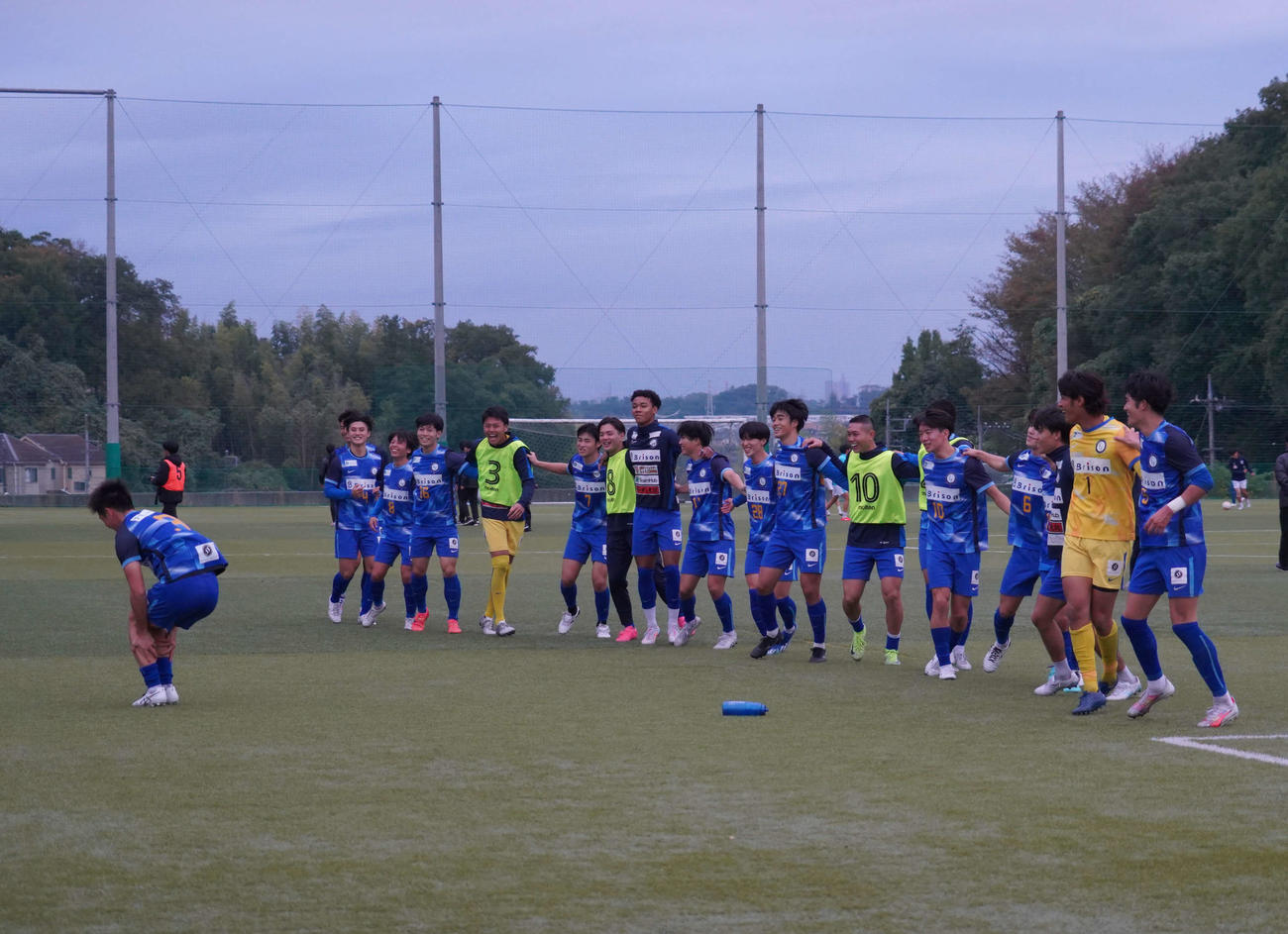 JR東日本カップ2024　第98回関東大学サッカーリーグ戦1部の桐蔭横浜大－筑波大戦で勝利し、喜ぶ桐蔭横浜大（撮影・佐藤成）