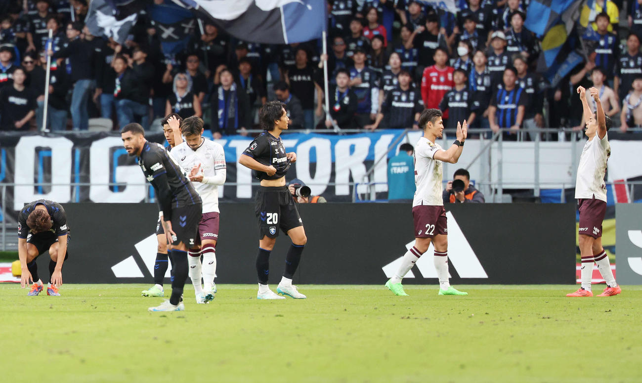 G大阪対神戸　天皇杯優勝を決めた神戸（撮影・宮地輝）