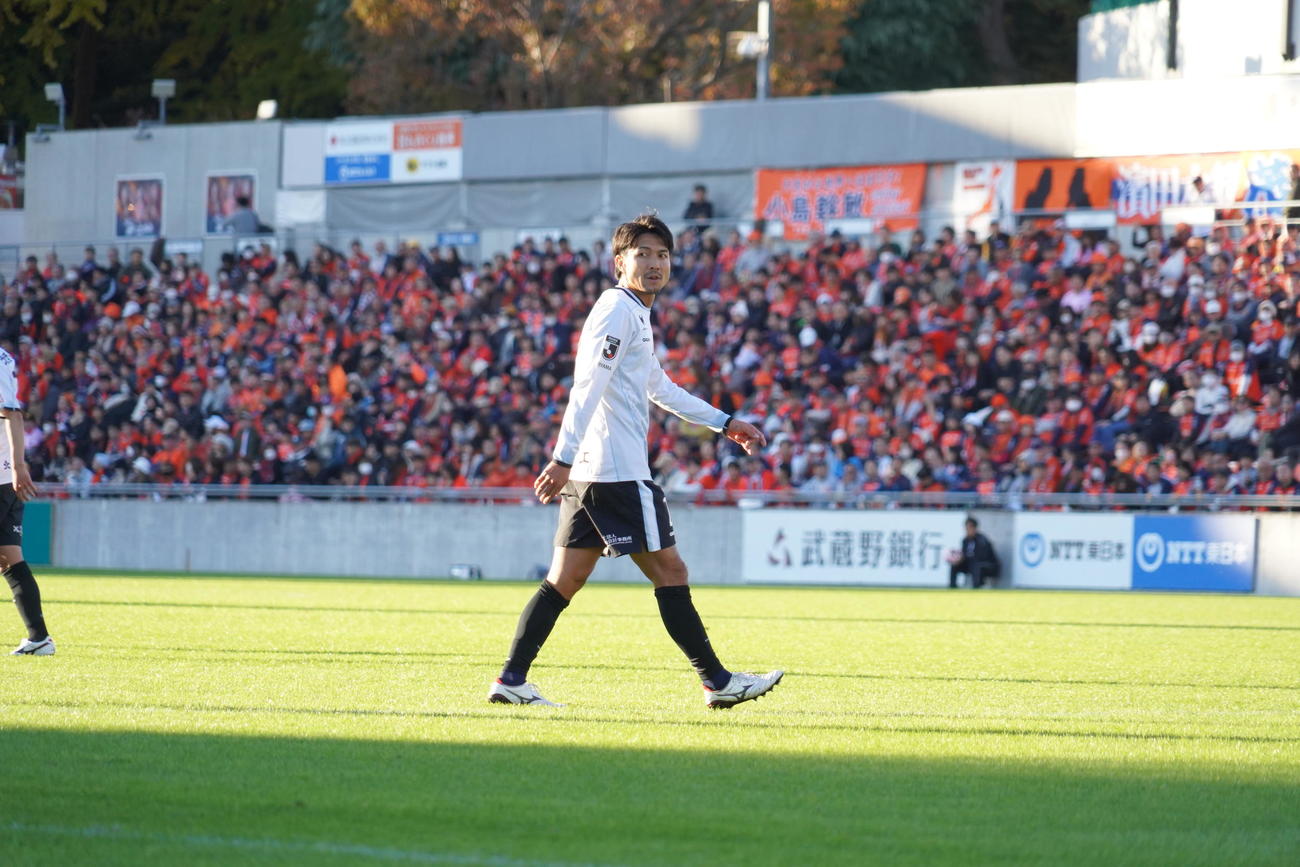 大宮対富山　大宮戦でプレーする富山DF脇本晃成（撮影・佐藤成）