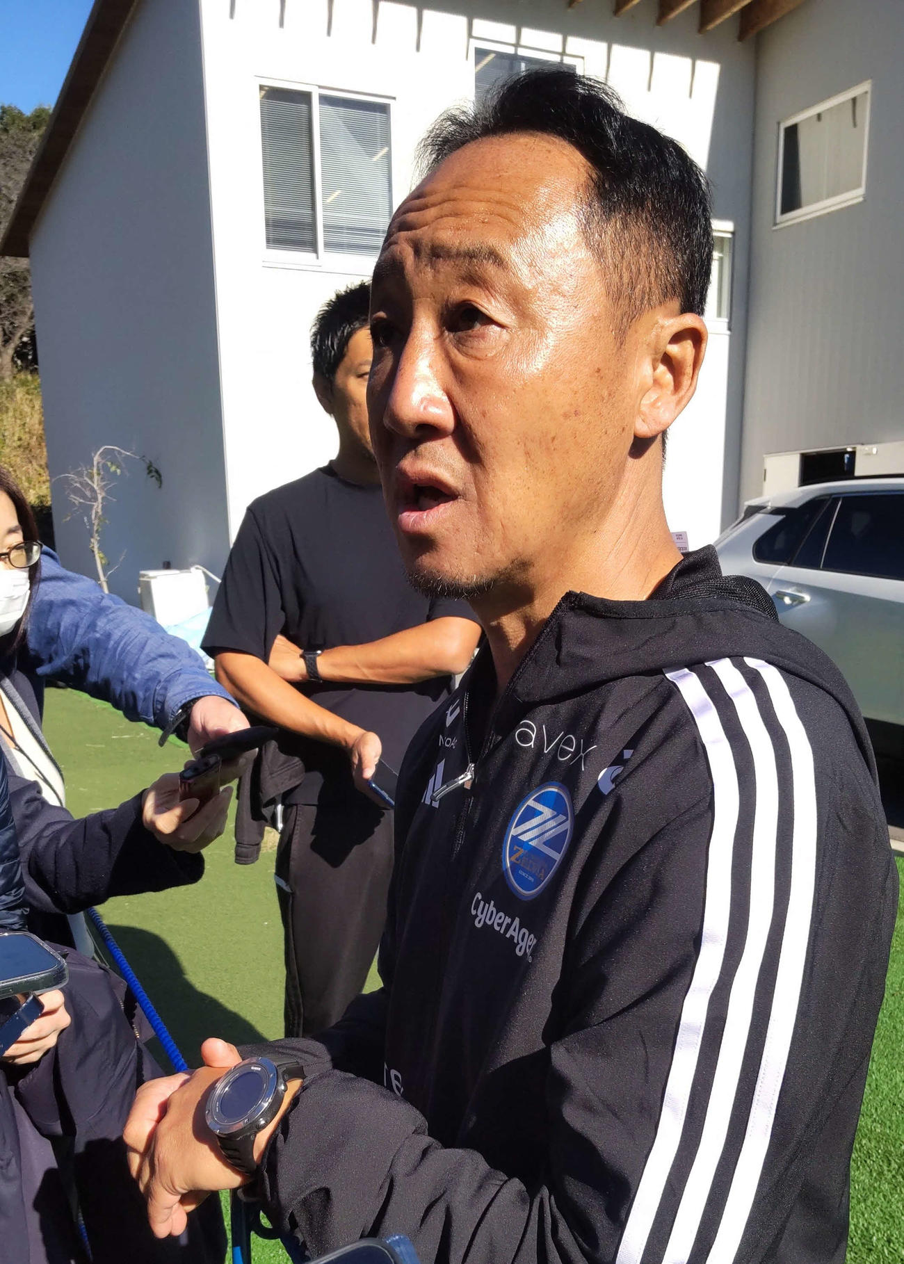 京都戦に向けたメディア取材に応じる町田の黒田剛監督