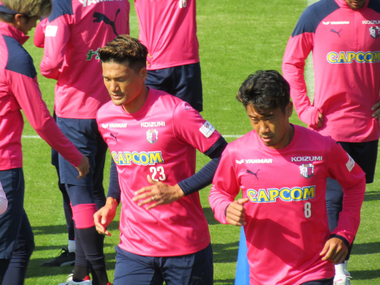C大阪山下（中央）と香川（24年11月14日撮影）