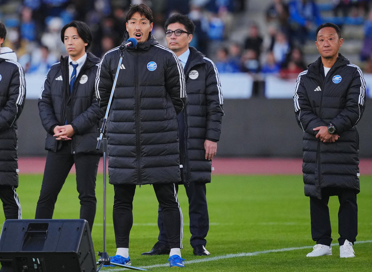 町田対京都　ホーム最終戦セレモニーで話す町田昌子（中央）（撮影・垰建太）