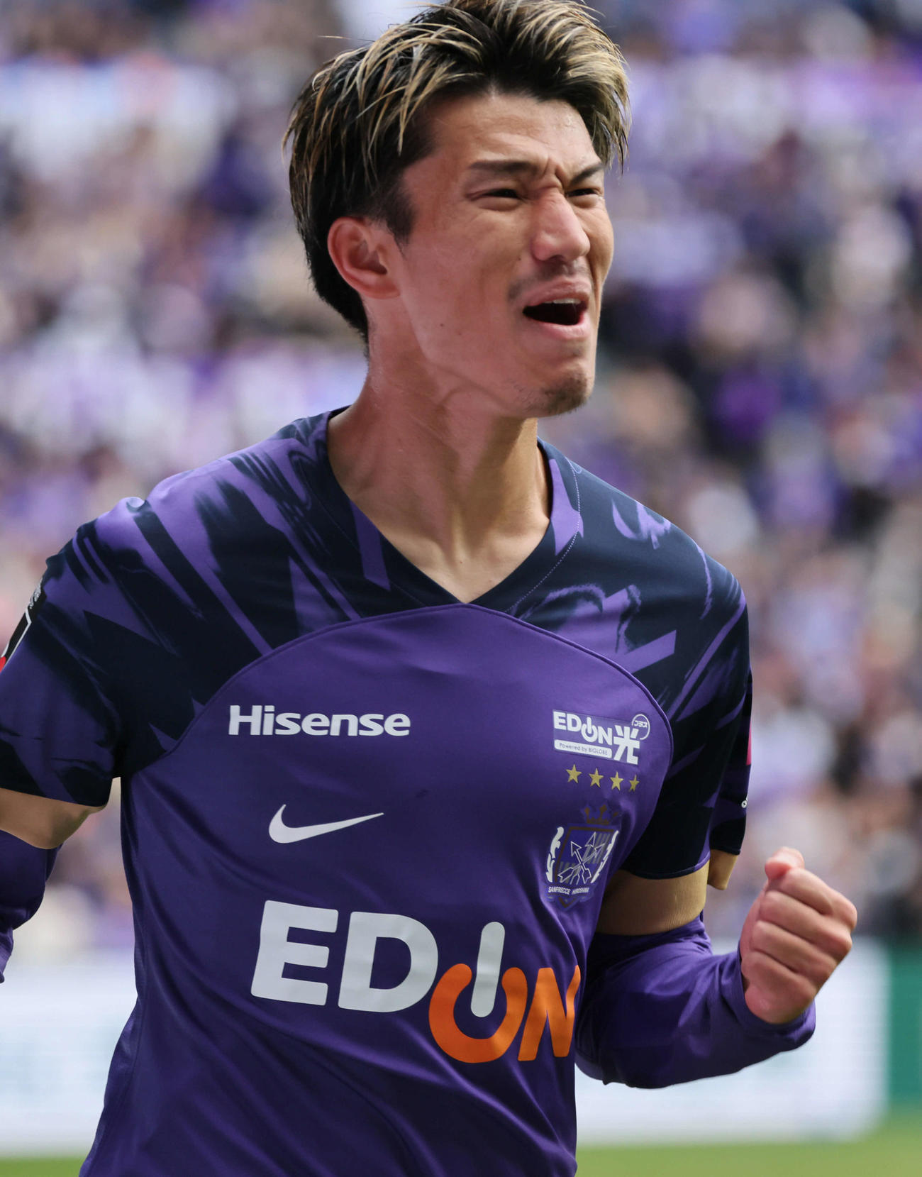 広島対札幌　前半、先制ゴールを決め喜ぶ広島加藤（撮影・加藤孝規）