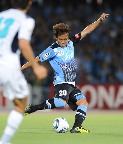 2011年　前半、先制ゴールを決めた川崎F・MF稲本