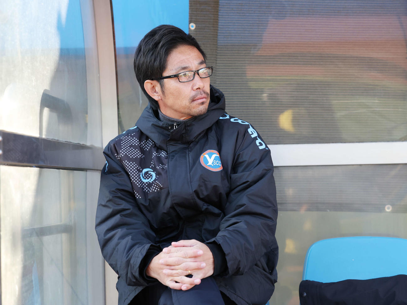 YS横浜対高知ユナイテッド　高知ユナイテッド戦に臨むYS横浜倉貫監督（撮影・宮地輝）