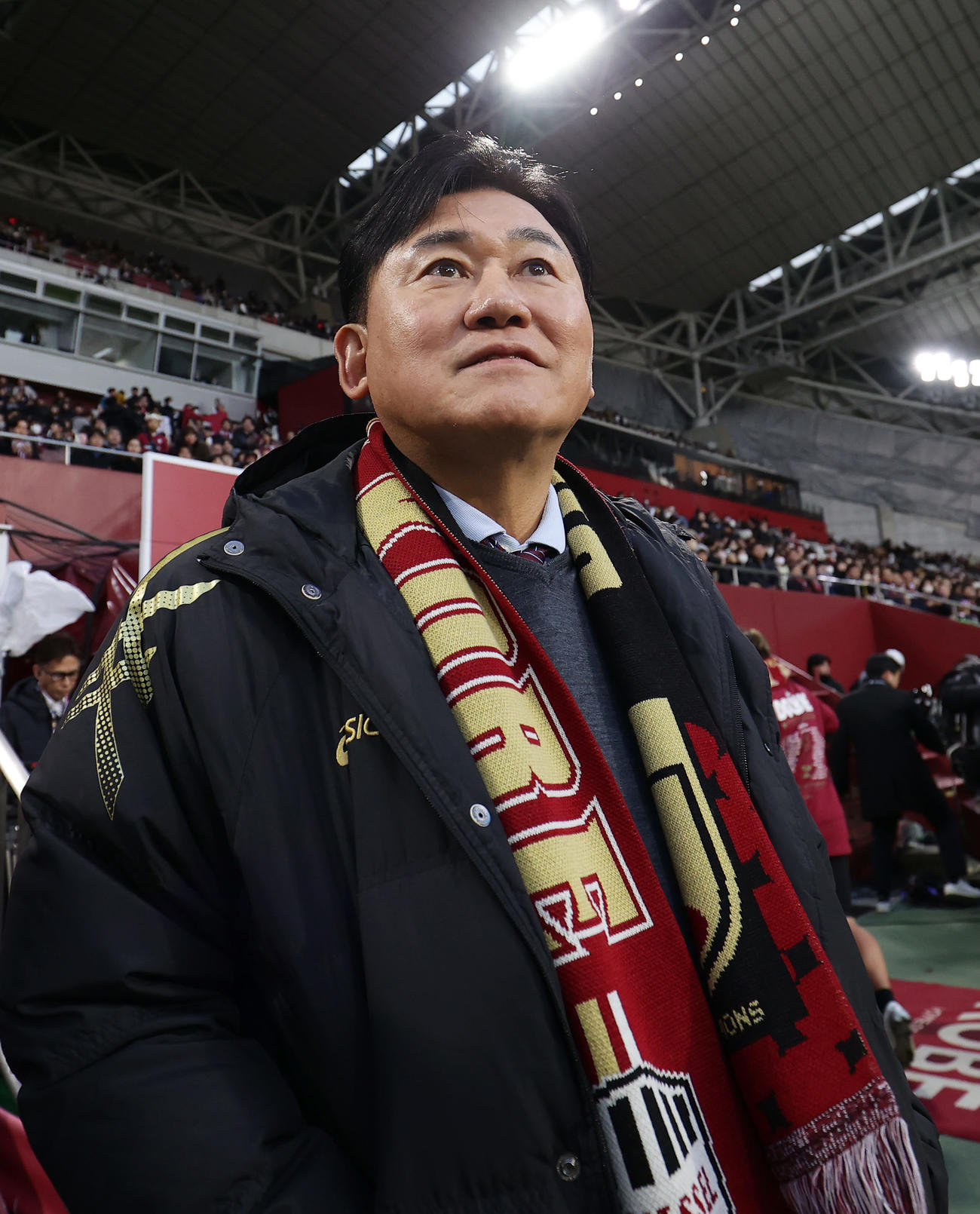 神戸対湘南　連覇を果たした神戸三木谷会長（撮影・前田充）