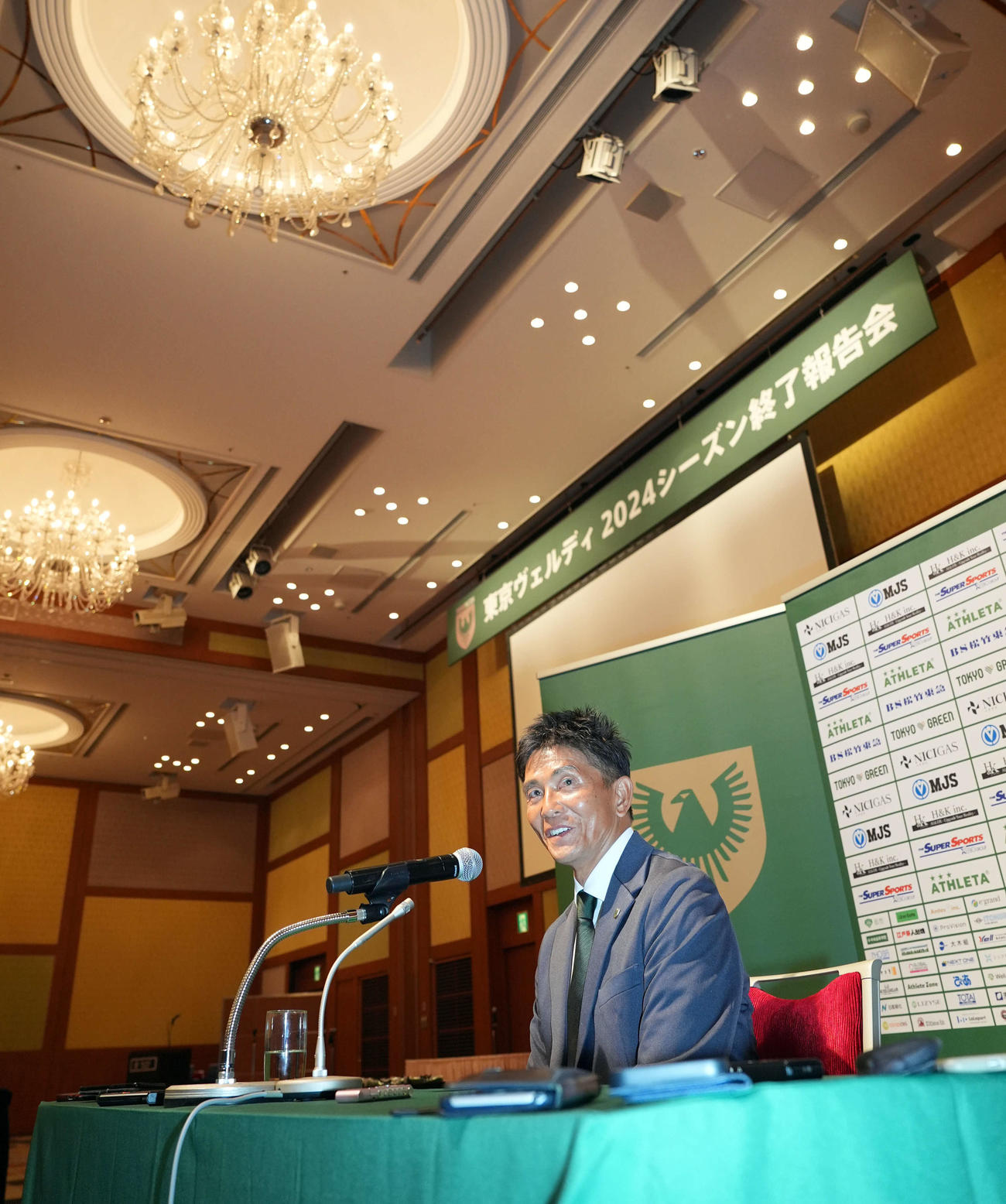 2024シーズン終了報告会を前に総括会見を行った東京V城福監督（撮影・たえ見朱実）